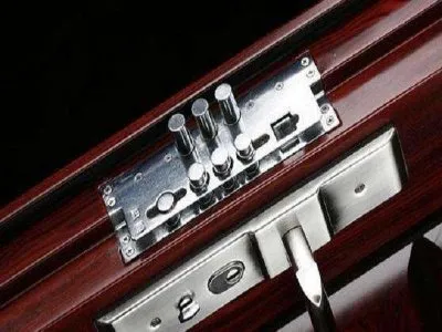 重庆开锁换锁电话/上门服务/换锁体