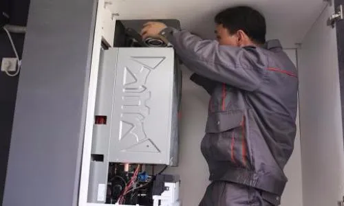 徐汇区瑰都啦咪壁挂炉维修服务电话--荣彩服务中心