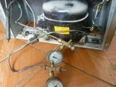 河北区利勃海尔冰箱维修服务电话--皇源服务部