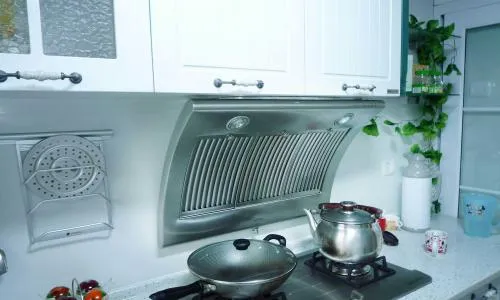 闵行区美的抽油烟机维修电话--盛世维修服务中心