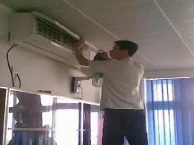 宝山区TCL空调维修电话--荣彩服务中心