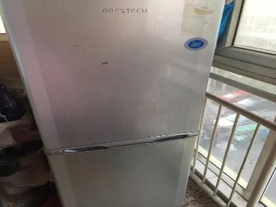 冰箱里面的线黑了怎么办