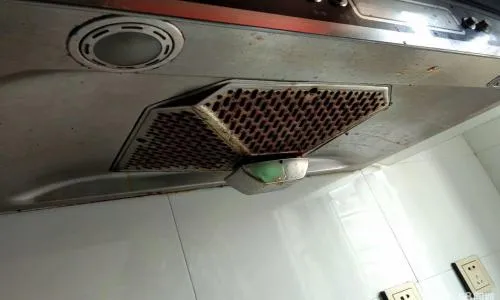 侧吸式油烟机漏油怎么办