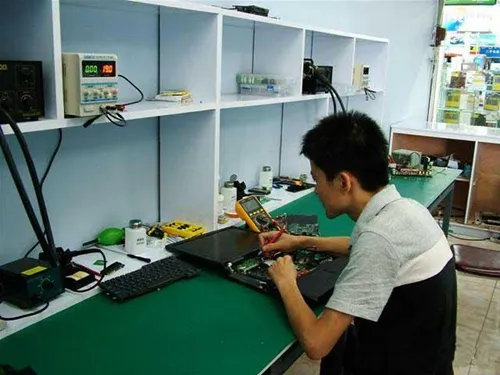 手提电脑怎样连接音响USB