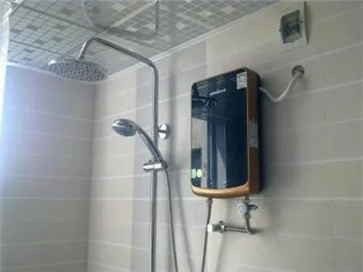 太阳能热水器滴水怎么回事(图1)