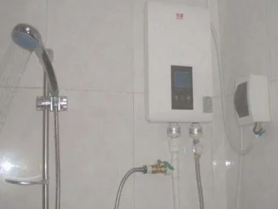 燃气热水器加热之后又重新打火(图1) 燃气热水器加热之后又重新打火(图1)