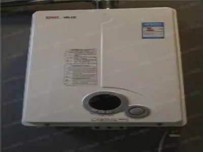 空气能热水器外机冻住了(图1)