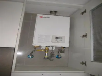 热水器放出来的水发黄是怎么回事(图1) 热水器放出来的水发黄是怎么回事(图1)