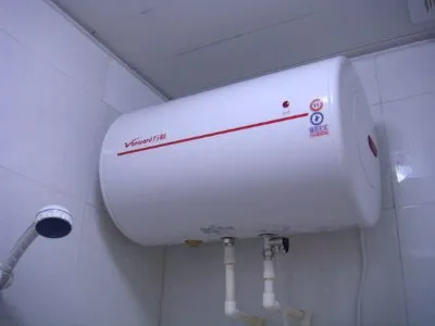 燃气热水器冬天冻裂怎么办(图1)