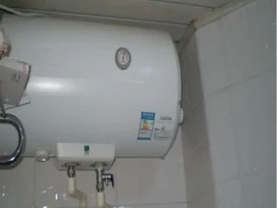 热水器8年了还有修的必要吗(图1) 热水器8年了还有修的必要吗(图1)