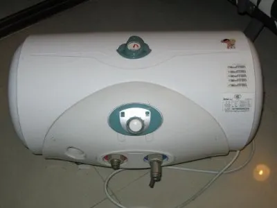 热水器压力阀一直漏水还能用吗(图1)