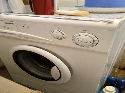 家庭卫生间洗衣机马桶和地漏接一起了(图1) 家庭卫生间洗衣机马桶和地漏接一起了(图1)