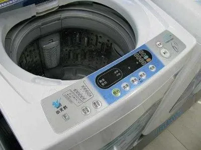 在滚筒洗衣机上外面的水会渗进去吗(图1) 在滚筒洗衣机上外面的水会渗进去吗(图1)