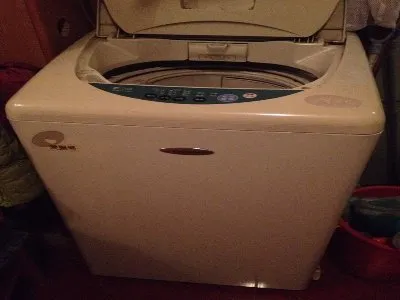 滚筒洗衣机如何避免拉链在桶内摩擦(图1)