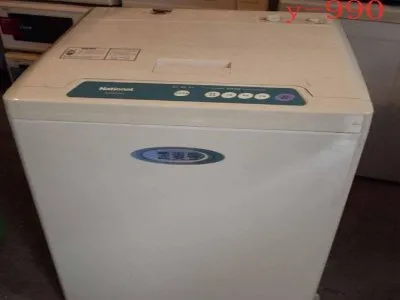 洗衣机漂出黑色碎屑怎么清洁(图1) 洗衣机漂出黑色碎屑怎么清洁(图1)