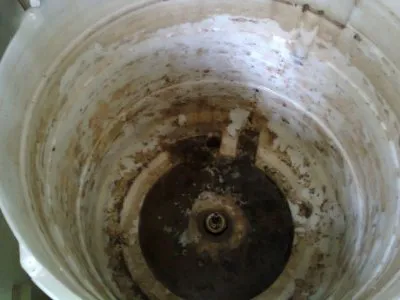 洗衣机排水时地上有水如何解决(图1)