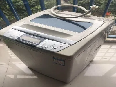 洗衣机里磨的发黄怎么处理(图1)