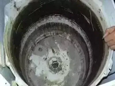 波轮洗衣机底角轮坏了怎样换(图1) 波轮洗衣机底角轮坏了怎样换(图1)