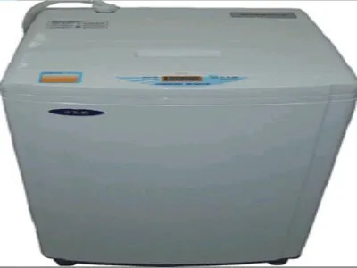 洗衣机后面有个小孔漏水怎么解决(图1) 洗衣机后面有个小孔漏水怎么解决(图1)