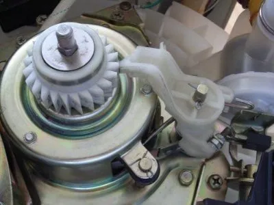 洗衣机突然开始冒烟是怎么回事(图1) 洗衣机突然开始冒烟是怎么回事(图1)