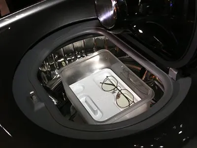 有东西掉在洗衣机内壁里(图1) 有东西掉在洗衣机内壁里(图1)