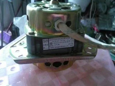 海尔水晶洗衣机洗衣液使用教程(图1) 海尔水晶洗衣机洗衣液使用教程(图1)