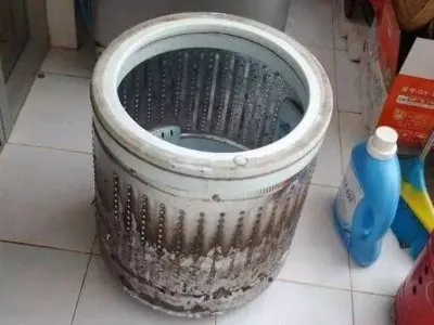 洗衣机开电源就报警滴滴响是什么故障(图1)