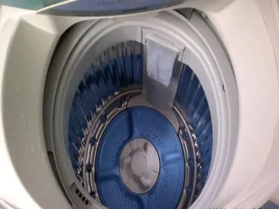 容声洗衣机怎么拆开清洗(图1) 容声洗衣机怎么拆开清洗(图1)