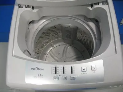 洗衣机洗的衣服暗色了还能洗变白吗(图1)