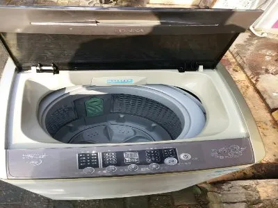 洗衣机正常转劲但上面不动(图1) 洗衣机正常转劲但上面不动(图1)