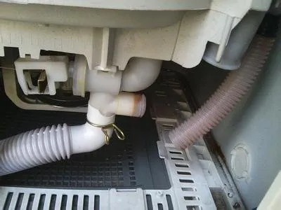 海尔洗衣机运行时噔噔响(图1)