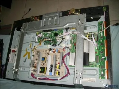 电视连电脑显示超出范围怎么调整(图1)