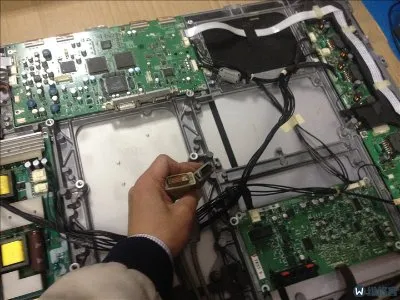 三星电视开机要按三个键还能再设置吗(图1)