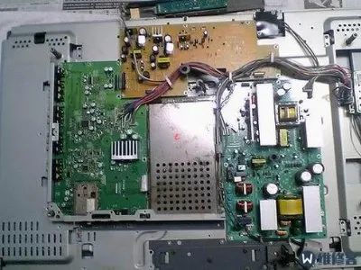 电视打开噼里啪啦声什么原因(图1) 电视打开噼里啪啦声什么原因(图1)