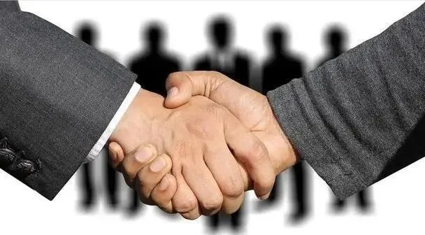 为什么电视会一卡一卡的(图1) 为什么电视会一卡一卡的(图1)