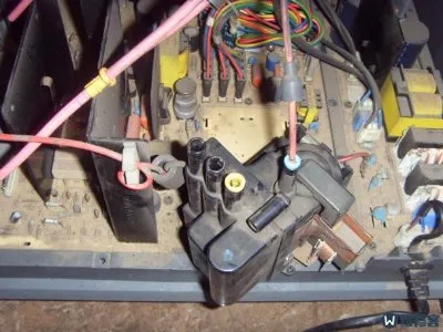 没有动摇控电视突然开了(图1)