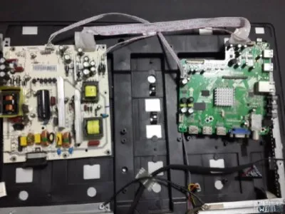 液晶电视怎么显示屏会出现绿条(图1) 液晶电视怎么显示屏会出现绿条(图1)