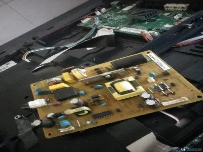 电视机上彩色红蓝绿怎么调(图1)