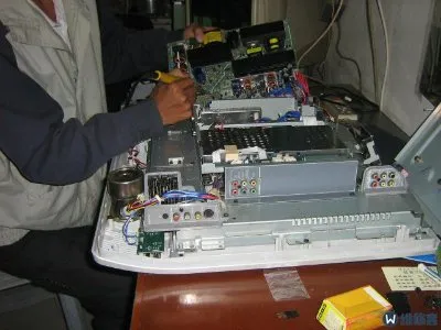 京东购买来的电视屏幕碎了(图1)