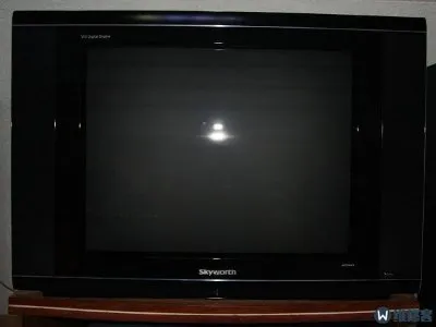 三星电视手动开关怎么使用(图1)