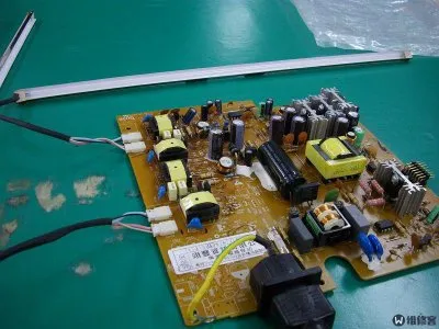 电视机会自动开机是什么原因(图1) 电视机会自动开机是什么原因(图1)