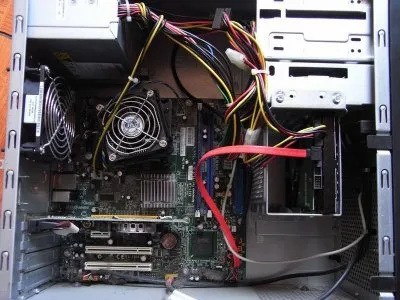 笔记本怎么看有没有拆过修过的(图1) 笔记本怎么看有没有拆过修过的(图1)