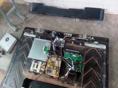 笔记本屏幕灰度突然变大(图1)