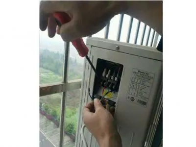 怎么空调开热风过会它自己会停了然后又开(图1)