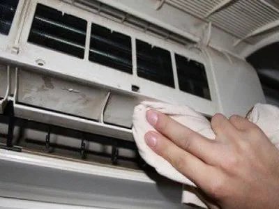 挂式空调冬天不排水是冻住了还是堵住了(图1) 挂式空调冬天不排水是冻住了还是堵住了(图1)