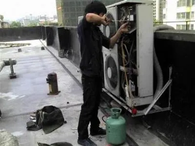 壁挂炉水空调漏水怎么处理(图1)