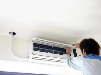 空调外机出水口冻住了怎么办(图1)