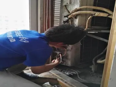 笔记本为什么一打开会滴滴响不停