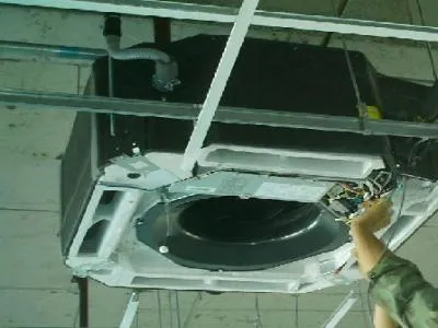 空调外机表面的乳胶漆如何去除