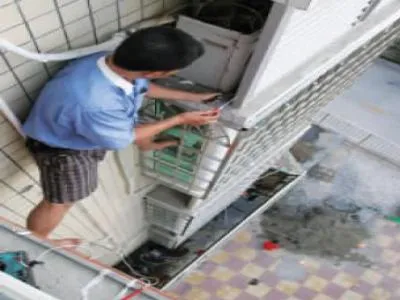 电视usb接口和AV接口在一起吗